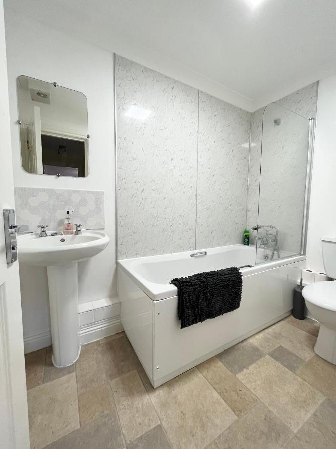 Archers 2 Bedrooms, Balcony, 2 Bathrooms, Free Parking, Wifi Southampton Eksteriør bilde
